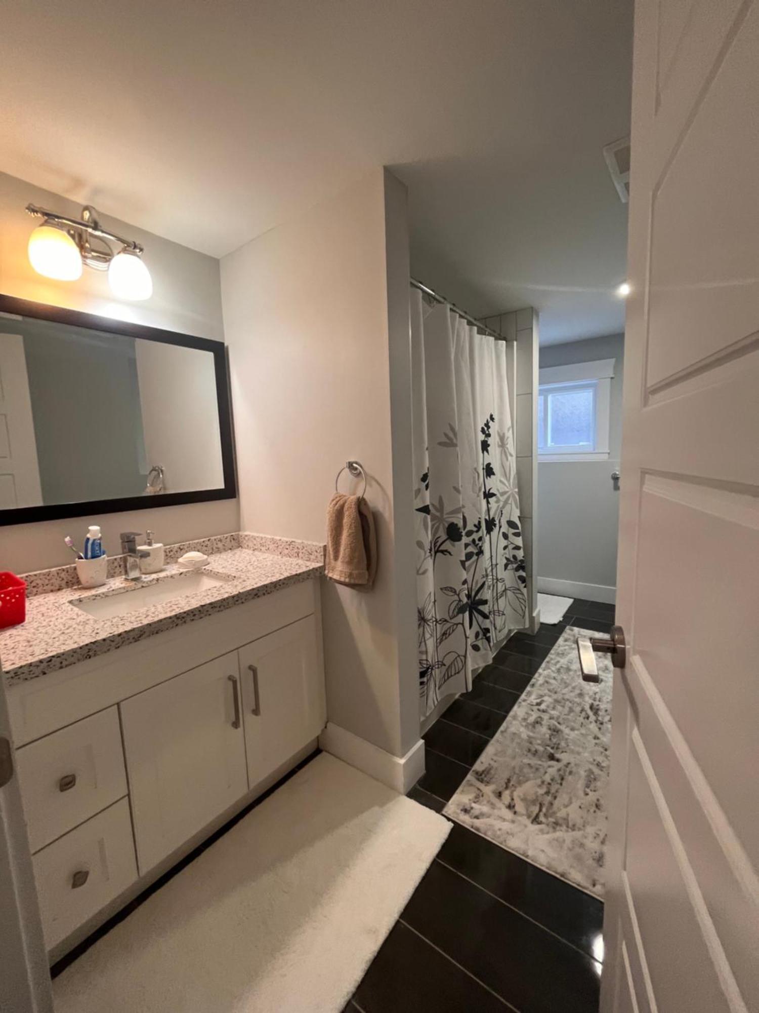 2 Bedroom Suite With Full Kitchen Revelstoke Εξωτερικό φωτογραφία