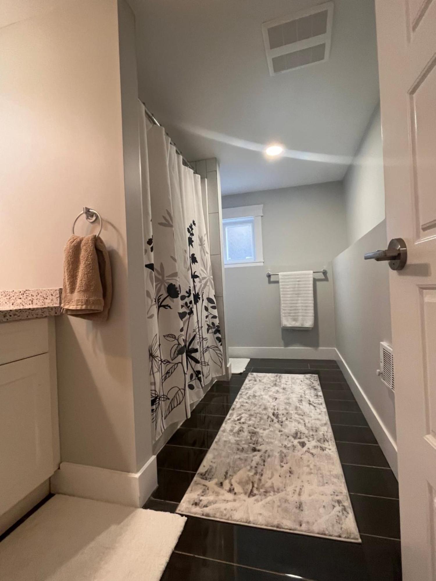 2 Bedroom Suite With Full Kitchen Revelstoke Εξωτερικό φωτογραφία