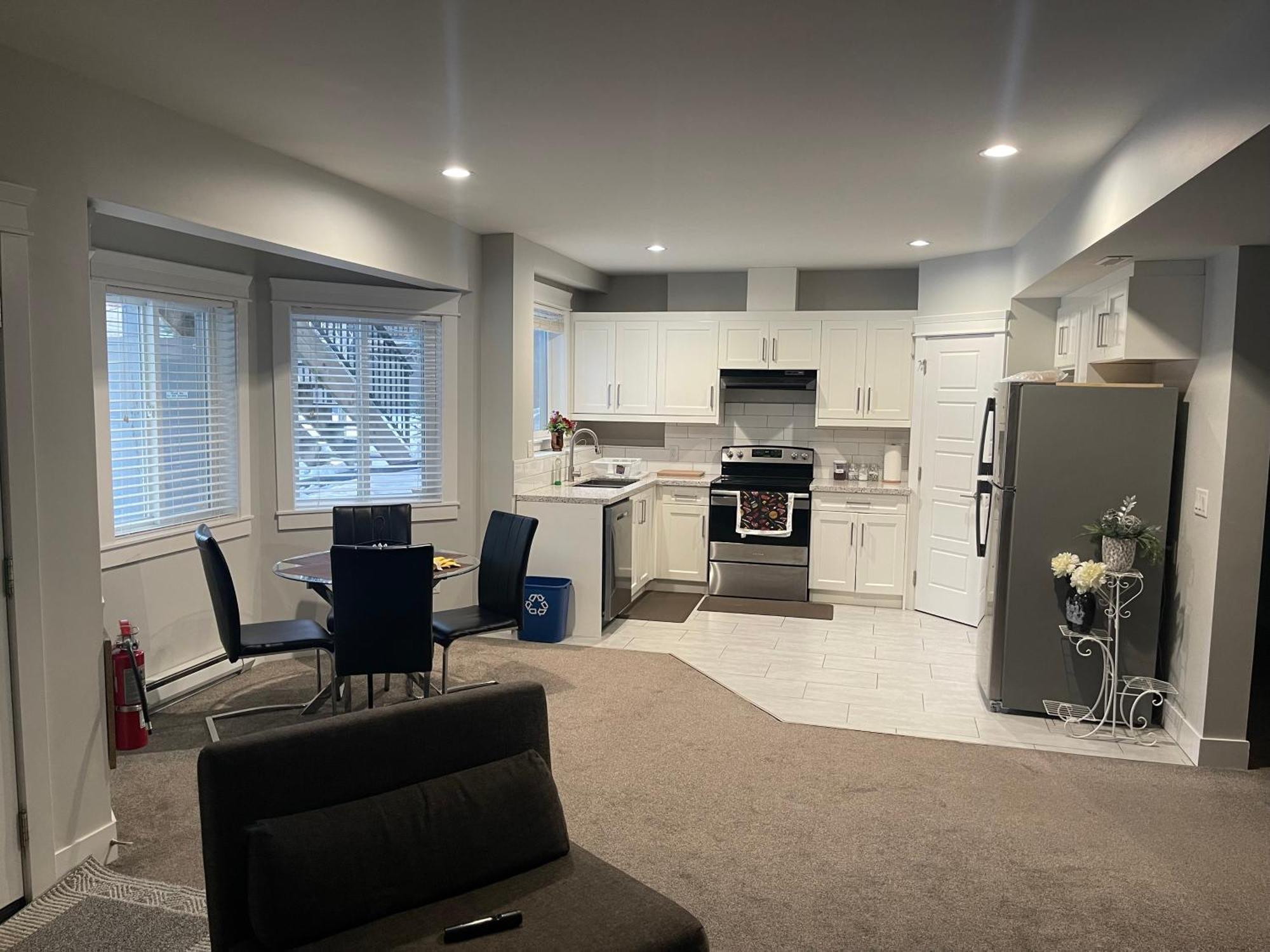 2 Bedroom Suite With Full Kitchen Revelstoke Εξωτερικό φωτογραφία